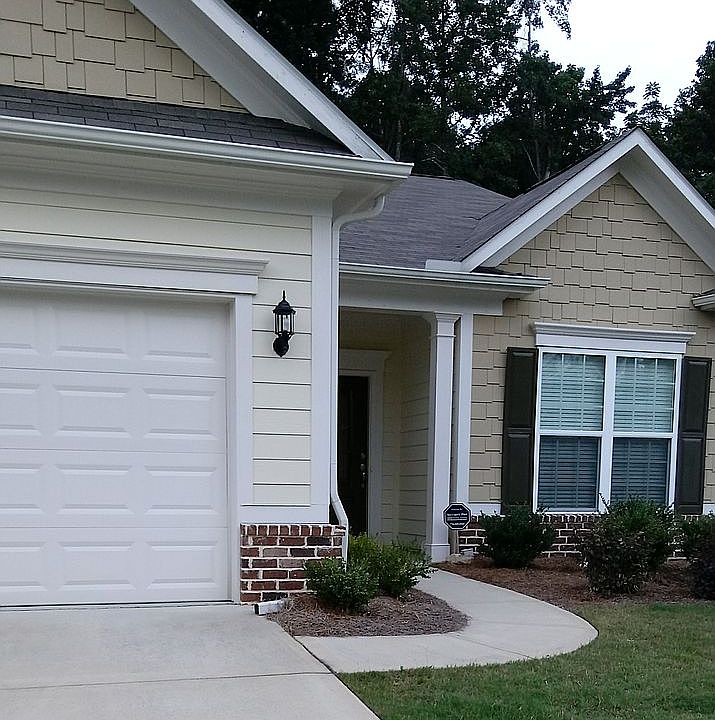 1st image of 2884 Goldfinch Cir