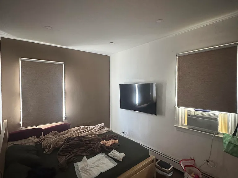 162 W 9th St #1 — Photo 9