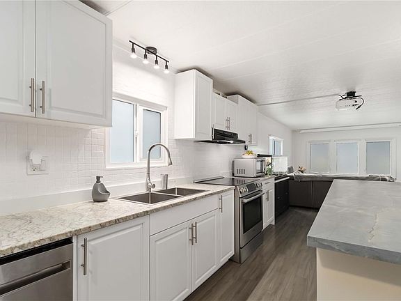 3rd image of 2817 Sooke Lake Rd #52