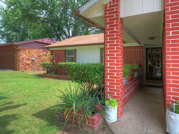 5th image of 404 E 21st Ct