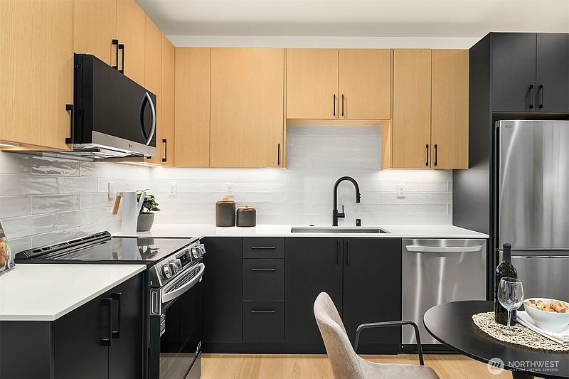 4th image of 1457 22nd Avenue #A