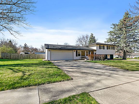 3rd image of 416 Westover Ln
