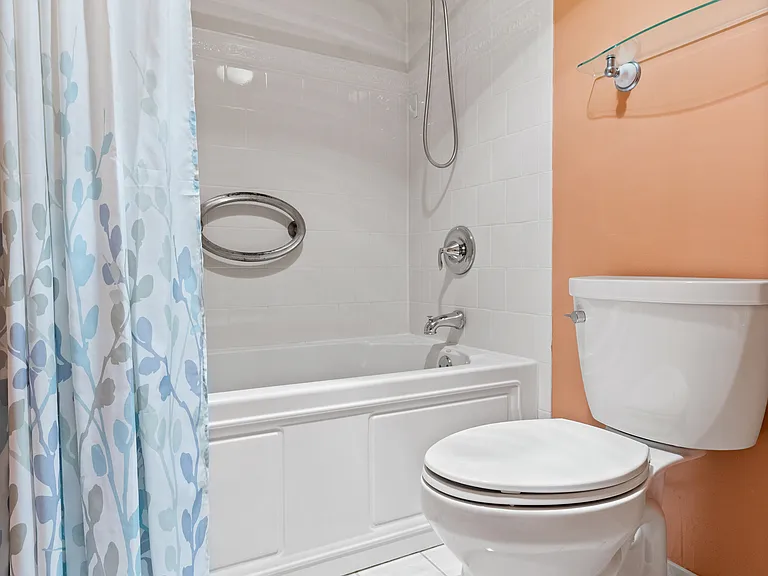 8370 Greensboro Dr #1004 — Photo 15