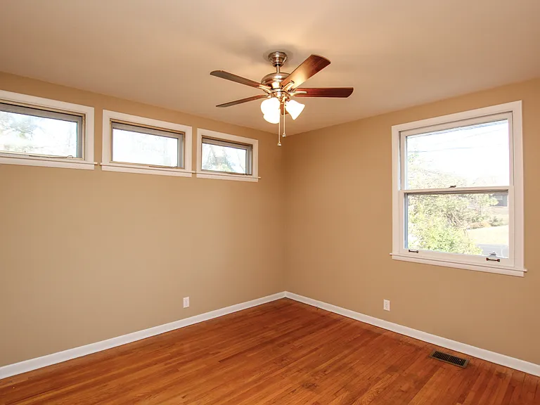 439B Capri Dr — Photo 11