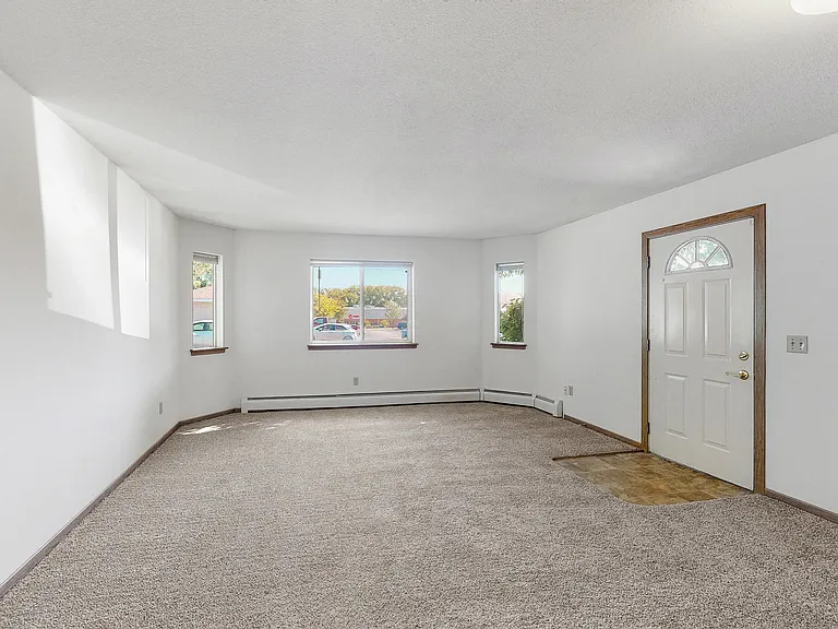 Ashford Apartments — Photo 32