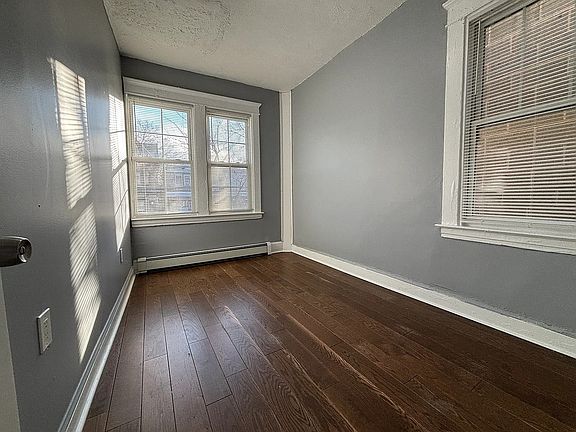 5th image of 1561A1 Chapel St #1