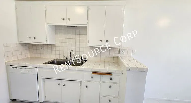 1359 Springfield St #A — Photo 9