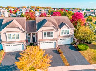 15319 W Pinewood Rd, Lockport, IL 60441