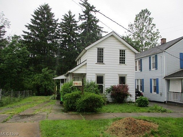 1st image of 28 Leonard Ave