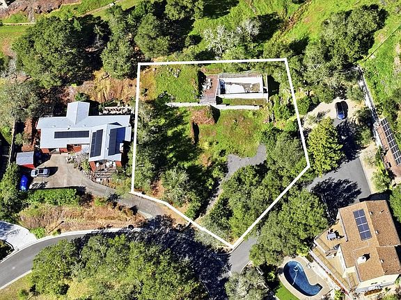 3rd image of 548 Westgate Drive