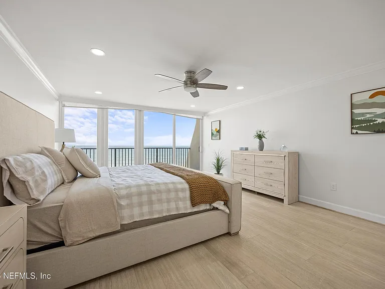 2100 Ocean Dr #Penthouse 2 — Photo 9