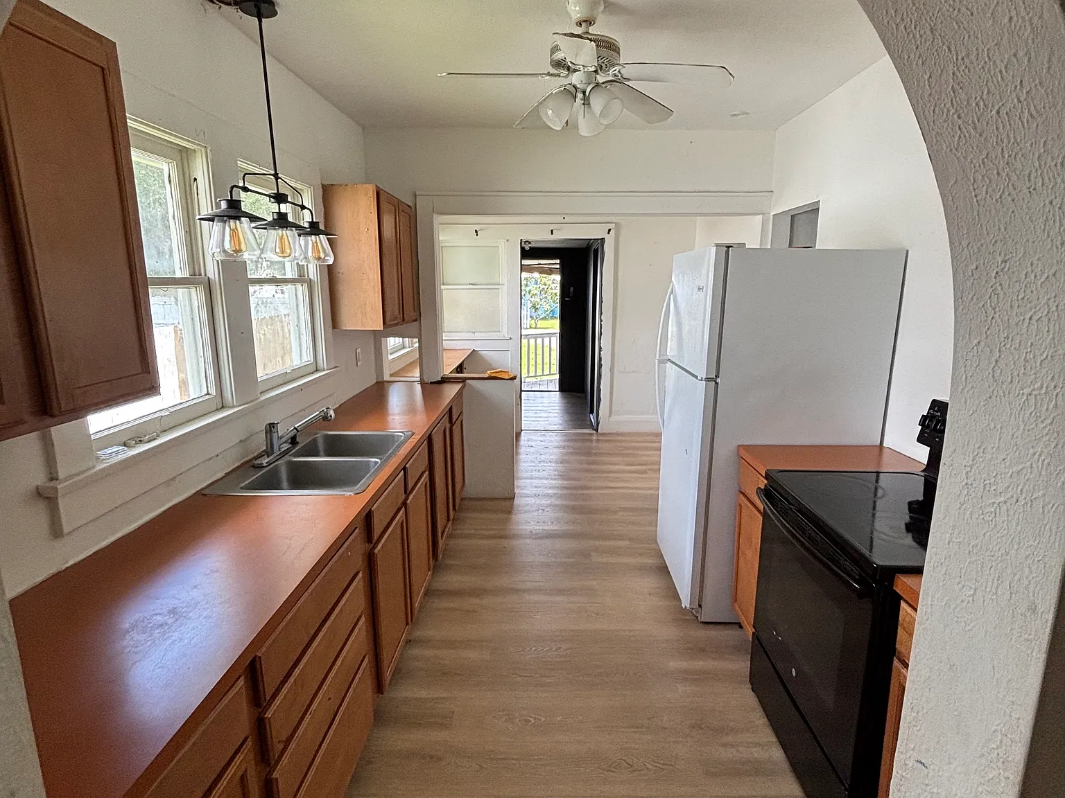 2 bed, 1254 sqft, $1,350 — Photo 2
