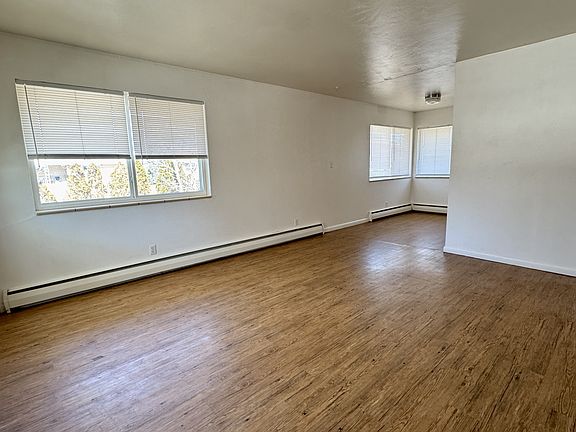 2nd image of 1118 Gard Pl APT 1