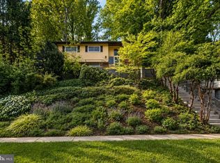 7818 Glenister Dr, Springfield, VA 22152