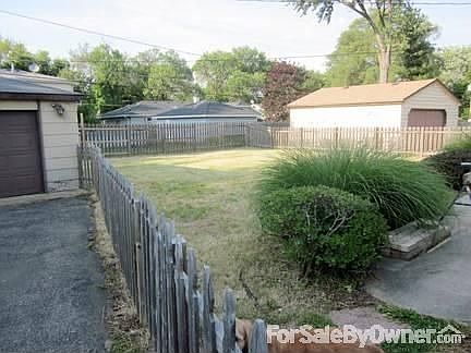2nd image of 530 Newark Ln