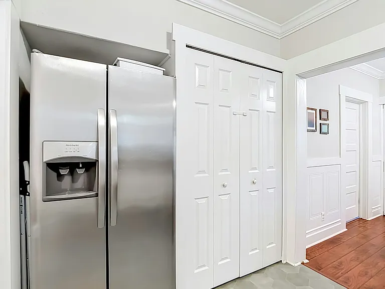 115 E Lambright St — Photo 30