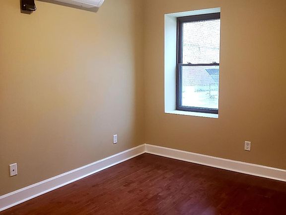 4th image of 927 College St #H3