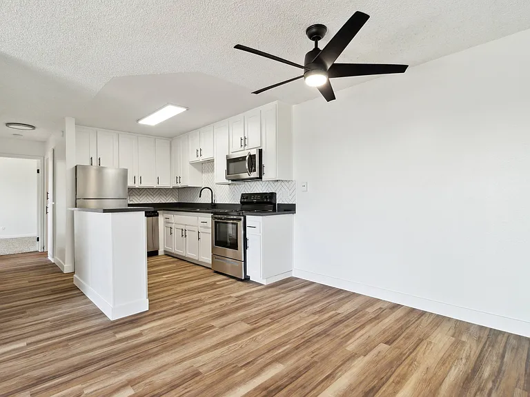 Kitchen & Dining Space