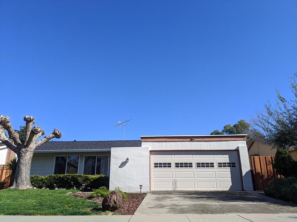 1st image of 6546 Kaneko Dr