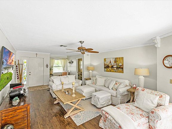 5th image of 846 SE Carnival Avenue