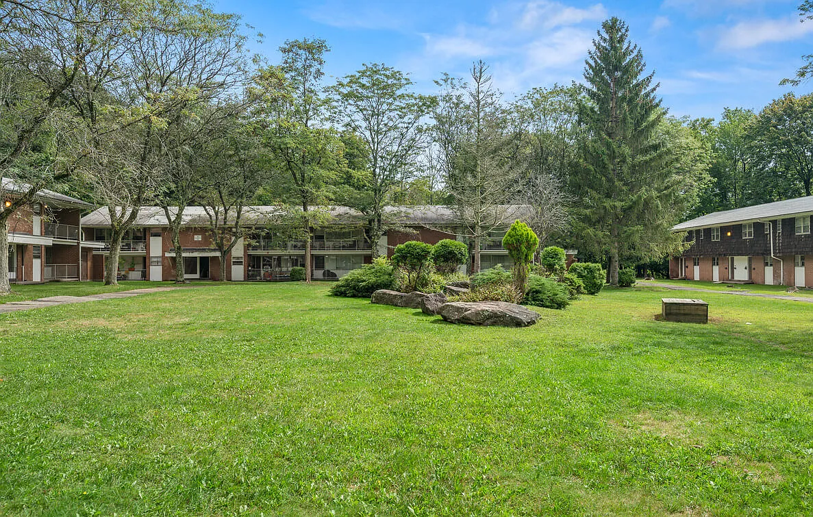 Greenwood Apartments — Photo 2