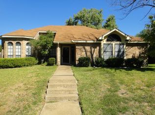 8801 Greentree Dr, Rowlett, TX 75088