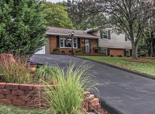 948 Norbourne Ave, Vinton, VA 24179