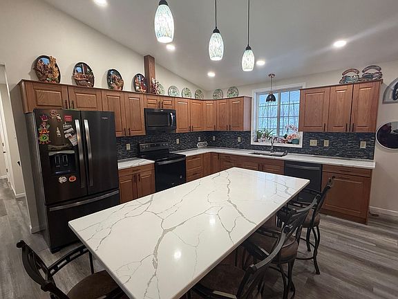 5th image of 208 S Delaware Ct