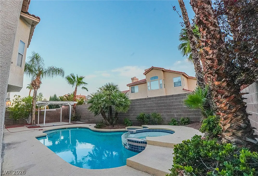 4 bed, 3.5 bath, 2944 sqft, $3,000 — Photo 2