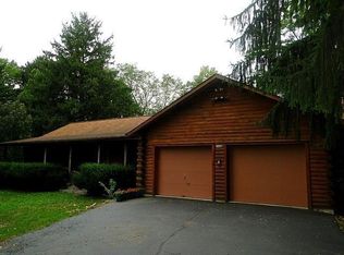 2440 N River Rd, Waterford, WI 53185