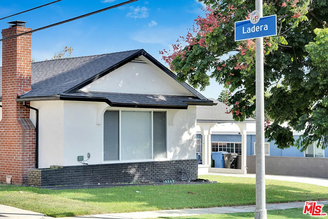 3 bed, 2.0 bath, 1449 sqft, $6,000 — Photo 2