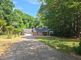 2585 Roxburgh Dr, Roswell, GA 30076