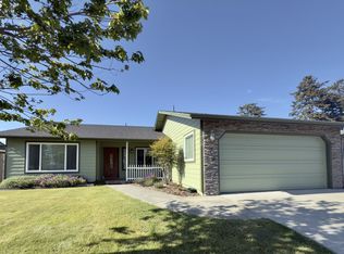550 Velopa Ct, Brookings, OR 97415