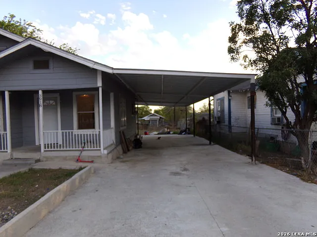 3918 W Martin St — Photo 3