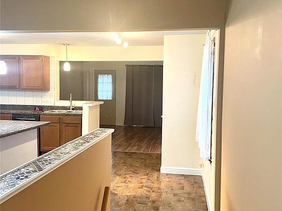 5th image of 10245 Unicorn Dr