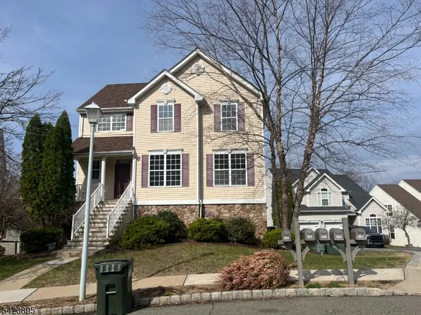 329 Winding Hill Dr, Hackettstown, NJ 07840