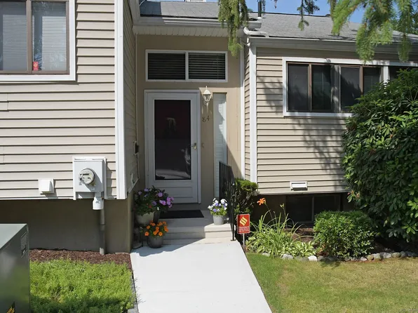 84 Shepards Knoll Drive #84, Hamden, CT 06514