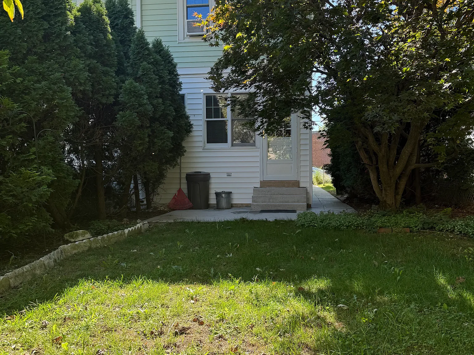3 bed, 1344 sqft, $1,900 — Photo 4