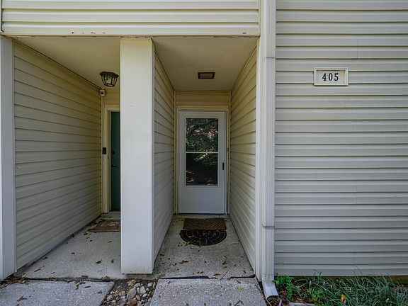 4th image of 405 Running Brook Rd #405