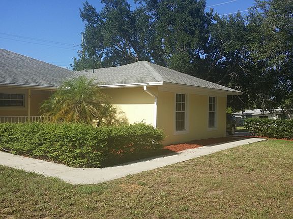Front view - garage/sidewalk