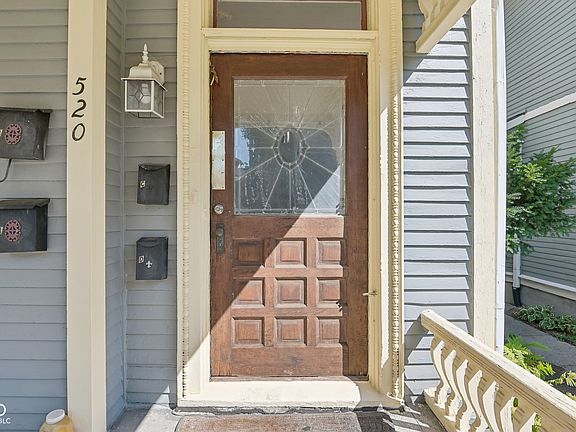 4th image of 520 E New York St