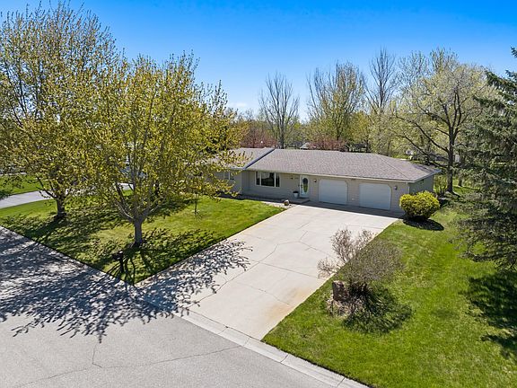 3rd image of 2505 Conifer Ave