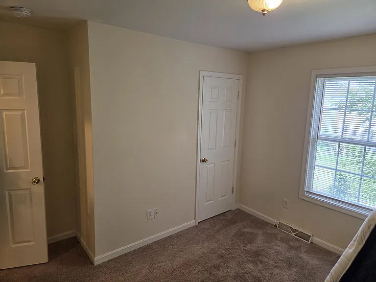 402 Eagle Way — Photo 4