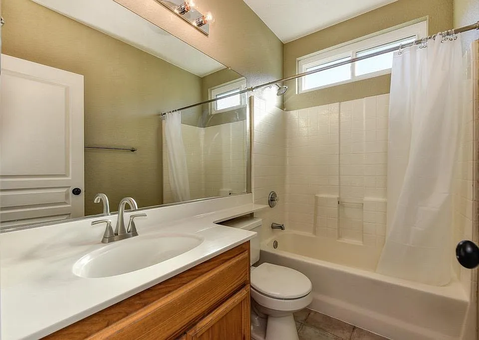 3625 Poppy Hill Way