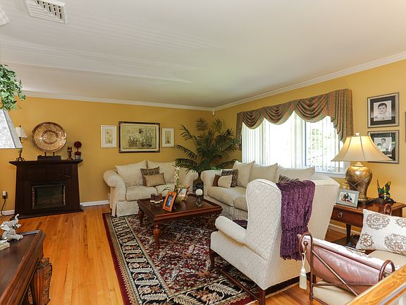 3rd image of 1495 Pine Brook Ct