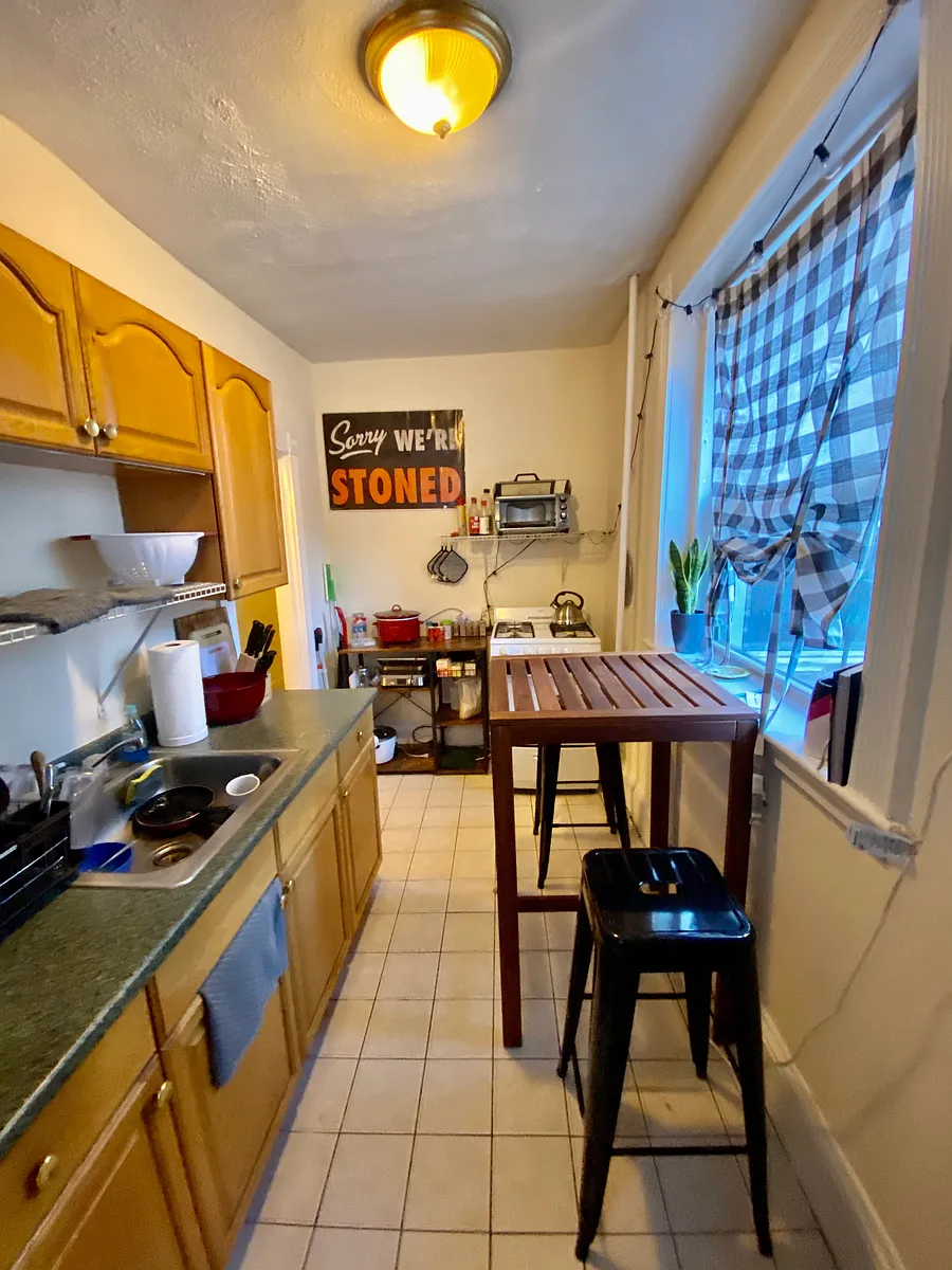 Building Photo - 108 Jersey St #12