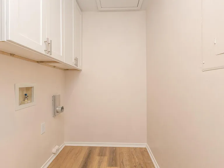 Summerfield Apartments — Photo 40