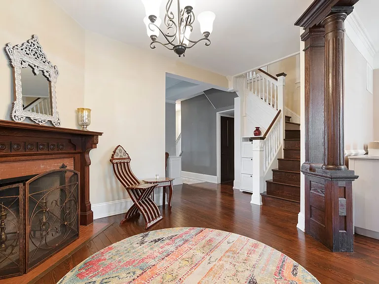 104 Rochelle Ave — Photo 21