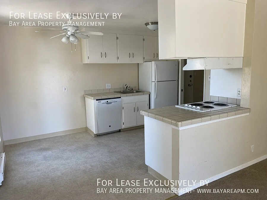 Building Photo - 1335 El Camino Real #301
