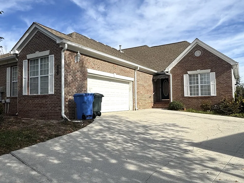 2692 Kingsley Ct